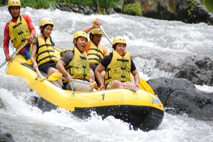 Marine Drive Rafting by Himalayan Moments